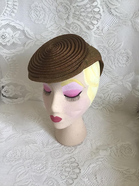 Vintage 1930's 1940's Hat Light Brown Straw Art D… - image 2