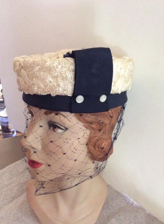 Vintage 1950s 1960s Hat Pillbox White Cellophane … - image 1