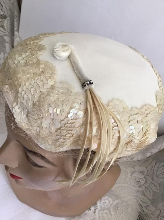 Vintage 1950's Hat Off White With Sequins Feather… - image 2
