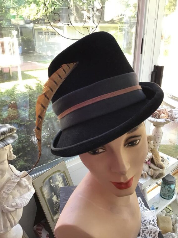 Vintage Early 1960s Hat Black Fedora Style  Label… - image 1