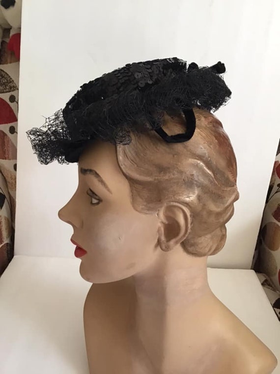 Vintage 1950's Hat Dark Black Velvet And Adorned … - image 9