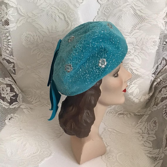 Vintage 1950's 1960's Hat Light Blue Velvet With … - image 2