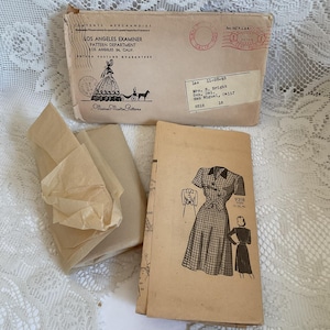Vintage 1940&#39;s (1945) Pattern Ladies Dress Clothing Pattern *Marian Martin Patterns* #9318 Listing Is For ACTUAL Pattern In Envelope