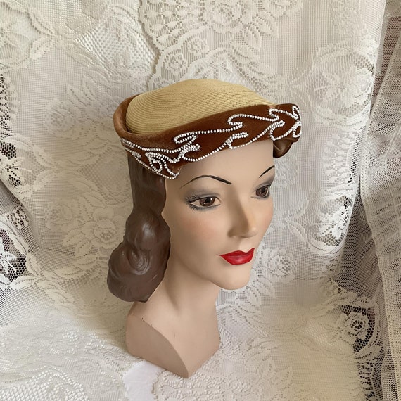 Vintage 1950's Hat Medium Cream Color With Light … - image 8