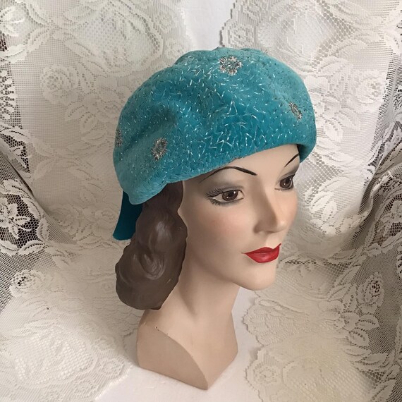 Vintage 1950's 1960's Hat Light Blue Velvet With … - image 10