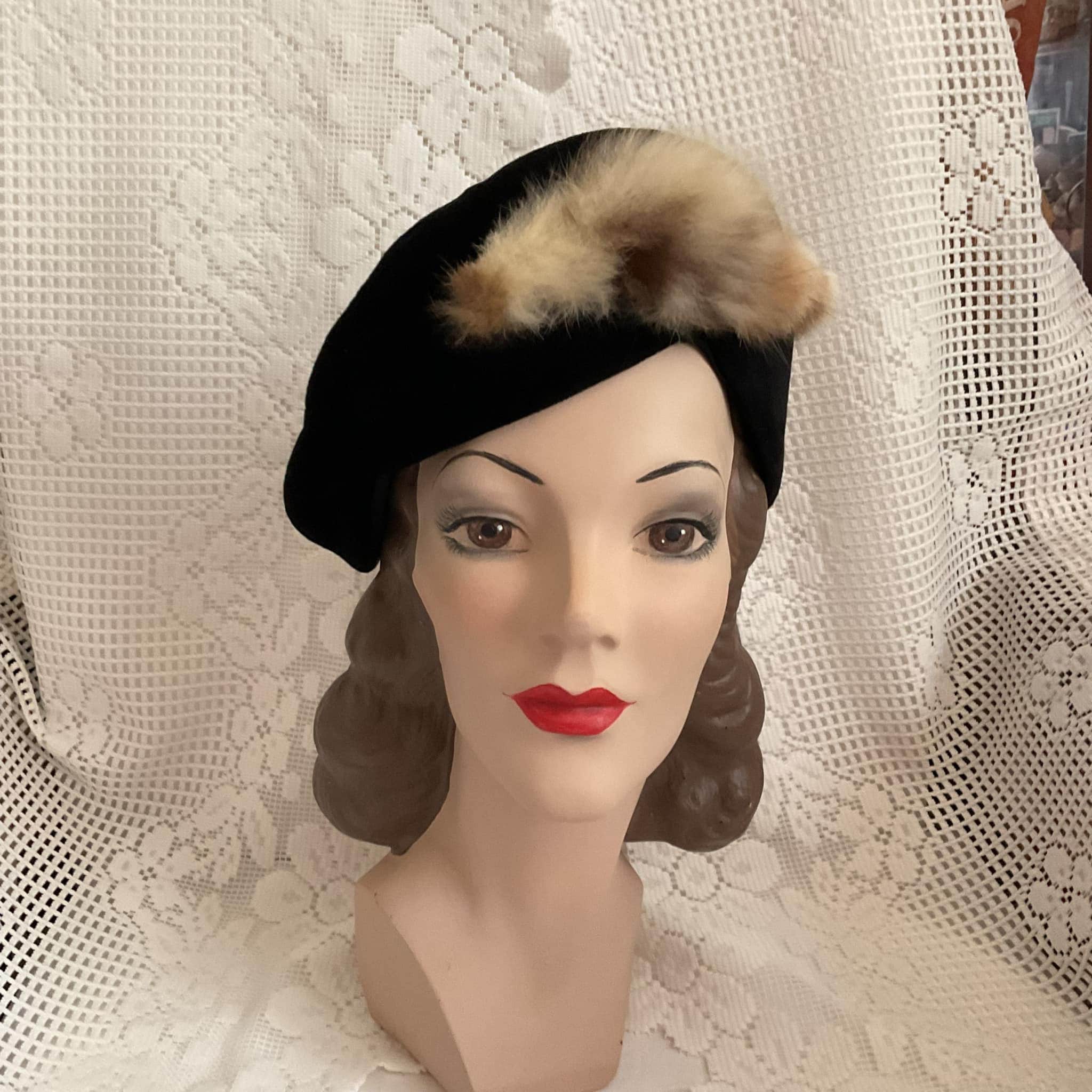 Vintage 1940's Hat Art Deco Style Black With Genuine Fox Fur