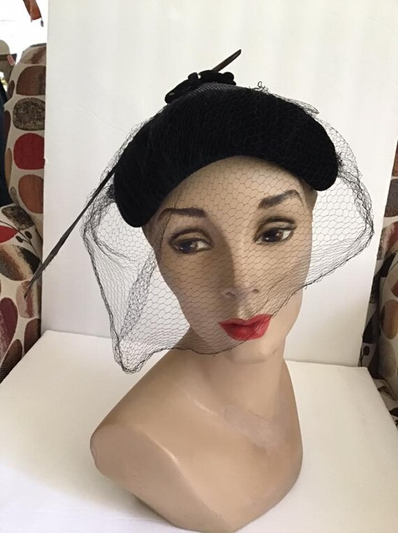 Vintage 1950's Hat Ladies Black Straw And Velvet … - image 2