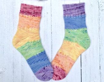 Knitting Pattern ~ Timely Tulip Socks