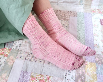 Knitting Pattern ~ Flossie Socks