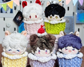 Love and Deepspace Crocheted Cupcake Outfit for 5cm Chibi Doll