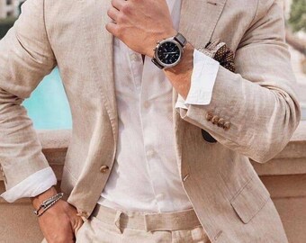Terno bege de duas peças: traje masculino elegante para casamento e baile de formatura