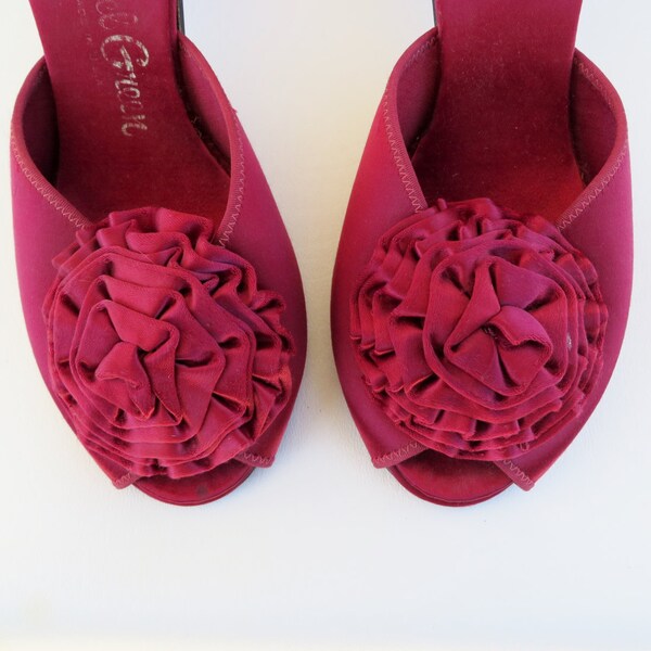 Vintage Boudoir Shoes / Daniel Green Satin Slipper Heels