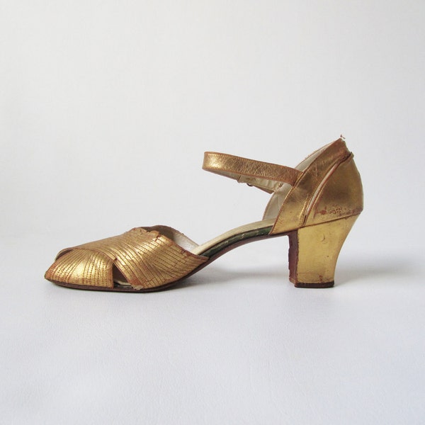 Vintage 1920s Dress Evening Shoes in Gold Metallic 7.5 8