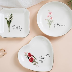 Personalized Birth Flower Trinket Dish, Bridesmaid Gift, Birthday Gift for Her, Watercolor Flower Ring Dish, Jewelry Storage, Ceramic Dish