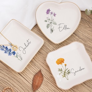 Personalized Birth Flower Trinket Dish, Bridesmaid Gift, Birthday Gift for Her, Watercolor Flower Ring Dish, Jewelry Storage, Ceramic Dish