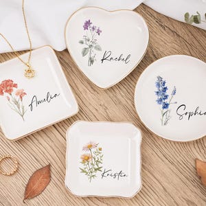 Personalized Birth Flower Trinket Dish, Watercolor Flower Ring Dish, Bridesmaid Gift, Birthday Gift for Her, Jewelry Storage, Ceramic Dish