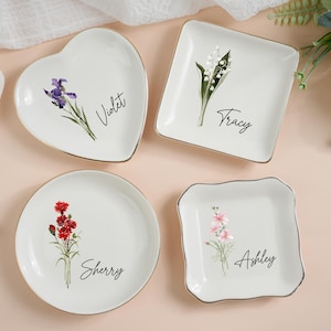 Personalized Birth Flower Trinket Dish, Watercolor Flower Ring Dish, Bridesmaid Gift, Birthday Gift for Her, Jewelry Storage, Ceramic Dish
