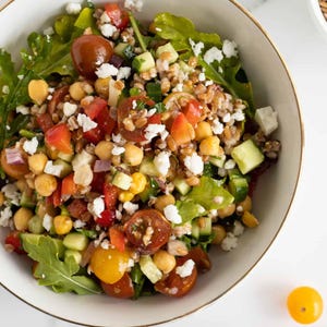 LA MEJOR RECETA: Ensalada griega de farro / Tazón de cereales mediterráneos / Comida de descarga instantánea / Preparación de comida de pollo