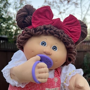 Vintage 1984 Cabbage Patch Kid, "Gloriane Tracy", HM 4, Brown Poodle cut hair, Purple Eyes, Birth Certificate