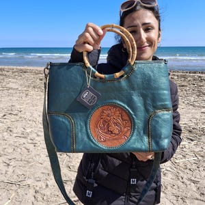 Handmade Leather Shoulder Bag for Women – Engraved Accent Design – Crossbody Purse – Unique Artisan leather handbag