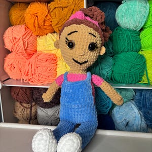Crochet Ms. Rachel doll