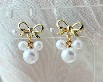 Pendientes colgantes de perla con lazo de Mickey / Acero inoxidable, hipoalergénicos