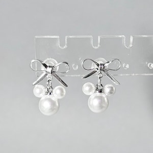 Schleife Mickey Perle Tropfen Ohrringe | Edelstahl, hypoallergen Bild 3