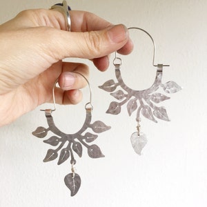 Leaf hoop earrings, pothos leaf hoop earrings, hammered aluminum hoop earrings image 6