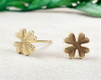 Vergulde messing klavertje vier oorknopjes (8 mm)