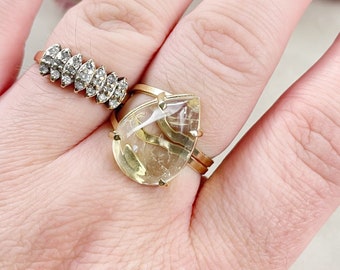 Gold Clear Quartz Teardrop Gemstone Adjustable Ring (EPJ-RTD21-1)