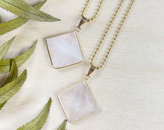 Gold Rose Quartz Pyramid Pendant Necklace (EPJ-N24A71)