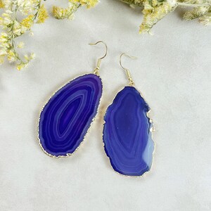 Gold Purple Agate Slice Dangle Earrings (EPJ-EL20AAA10-20)