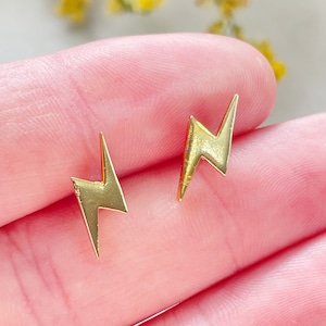 Gold Lightning Bolt Stud Earrings (EPJ-EM20TBB17)