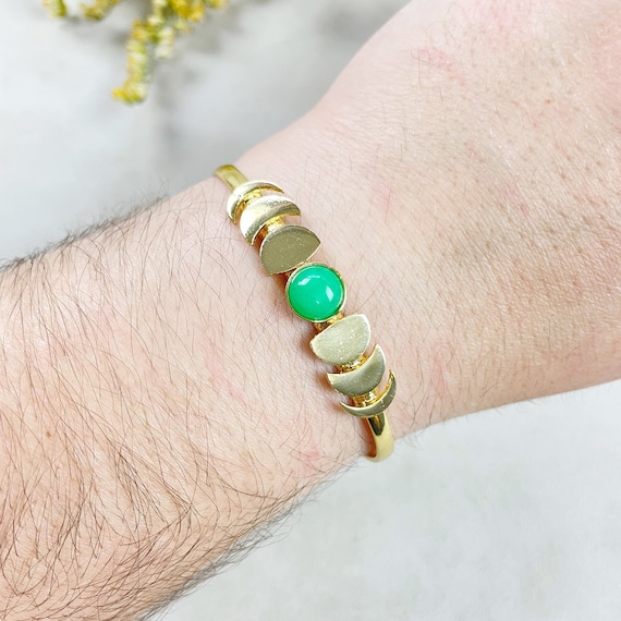 Gold Malaysian Jade Moon Phase Cuff Bracelet (EPJ-BCDA14-MJ)