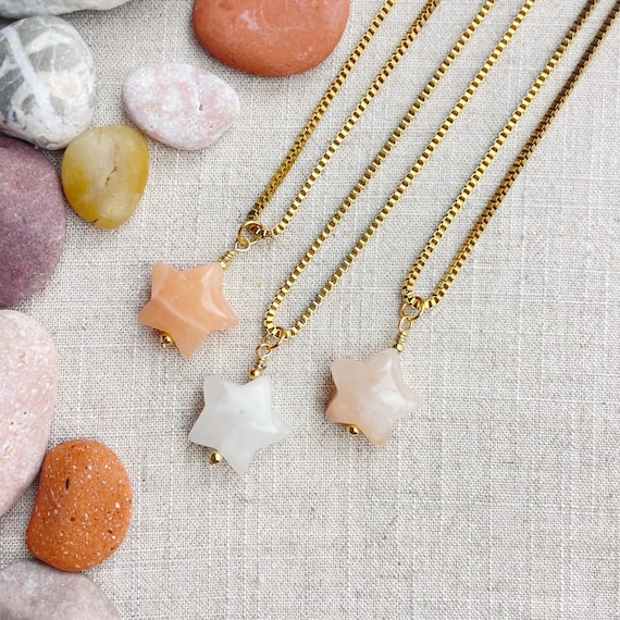 Peach Aventurine Star Bead Pendant Gold Necklace (EPJ-N3AA11-PC)