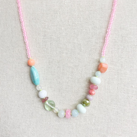Tutti/// Pink Glow in the Dark Colorful Beaded Necklace (DEJ-BBCA22-PG-3)