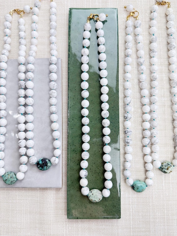 Tess// White Howlite African Turquoise Beaded Necklace (EPJ-NSE33)