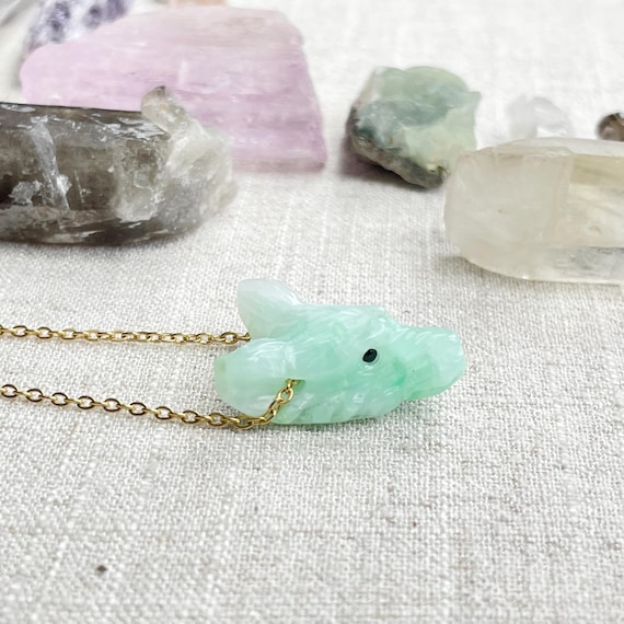 Mini Chrysoprase Carved Wolf Necklace (EPJ-WAAA21)