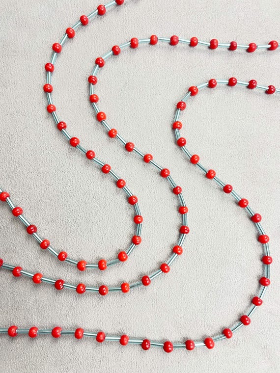 Coral Reef// Red and Blue Vintage Glass Beaded Necklace (EPJ-NSE14)