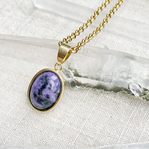 Gold Charoite Oval Bezel Pendant Necklace (EPJ-NAAE38-CH)