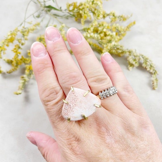 Raw Brass Pink Scolecite Gemstone Crystal Ring (EPJ-RB10-15)