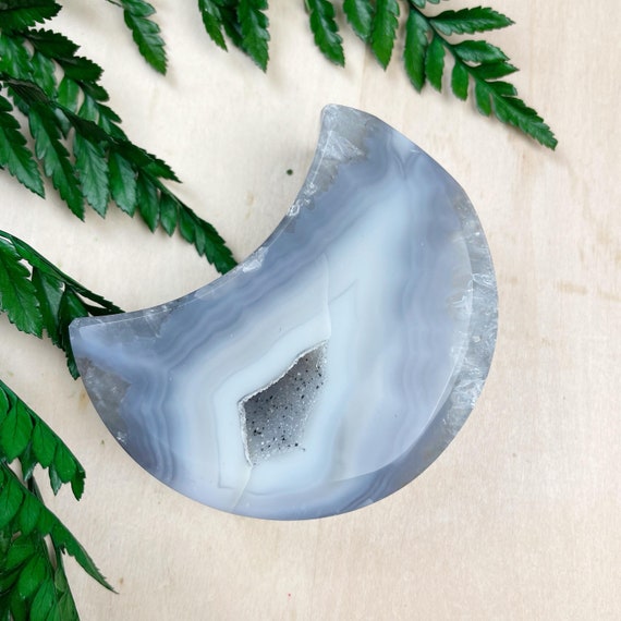 Grey Agate Druzy Geode Moon Carving, Gemstone Home Decor Crescent Moon Carving, Natural Crystal Moon (EPJ-HDSS25-3)
