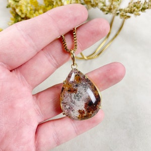 Gold Included Quartz Cabochon Prong Necklace (EPJ-NA25-2)