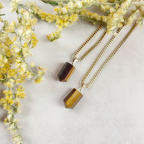 Gold Tiger Eye Point Charm Necklace (EPJ-NA34-TE)