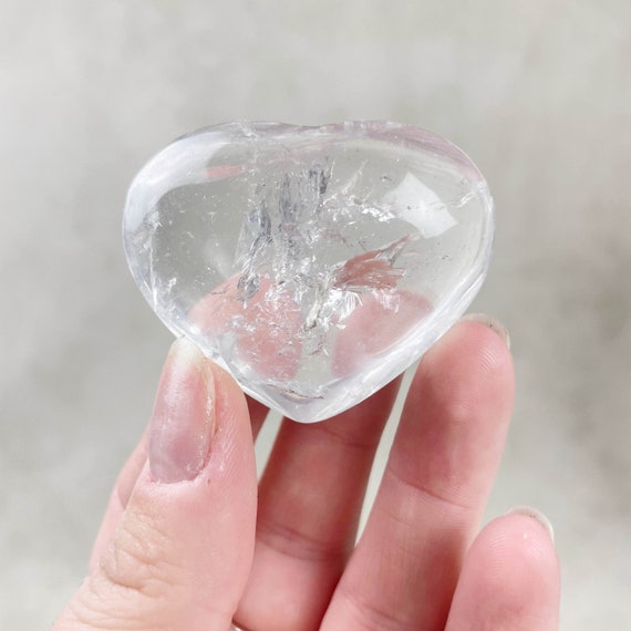 Clear Quartz Heart Carving (EPJ-HDHA19-13)