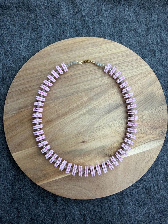 Petal Haze// Pink Acrylic Taupe Vintage Beaded Necklace (EPJ-NSE30)