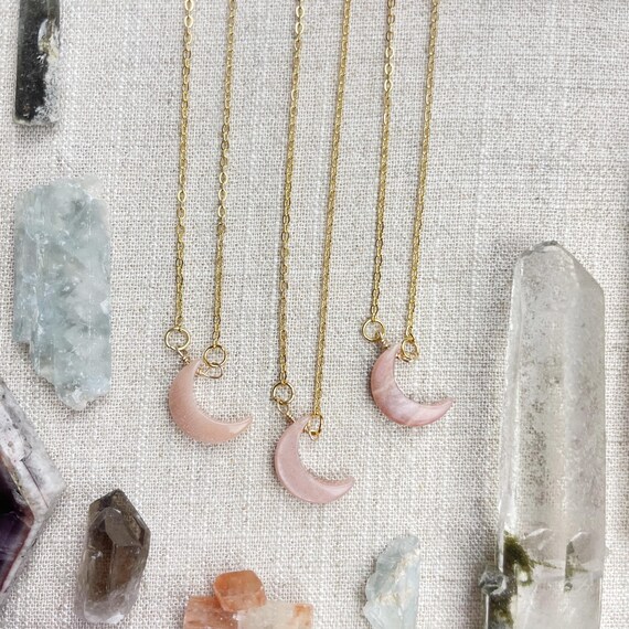 Sunstone Crescent Moon Delicate Necklace (EPJ-NAAE57)