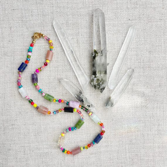 Gemmy Confetti/// Colorful Crystal Gemstone Hand Knotted Beaded Necklace (DEJ-BBCA10-G-2)