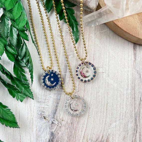 Vintage Round Moon Pendant Necklace (EPJ-N2AA12)
