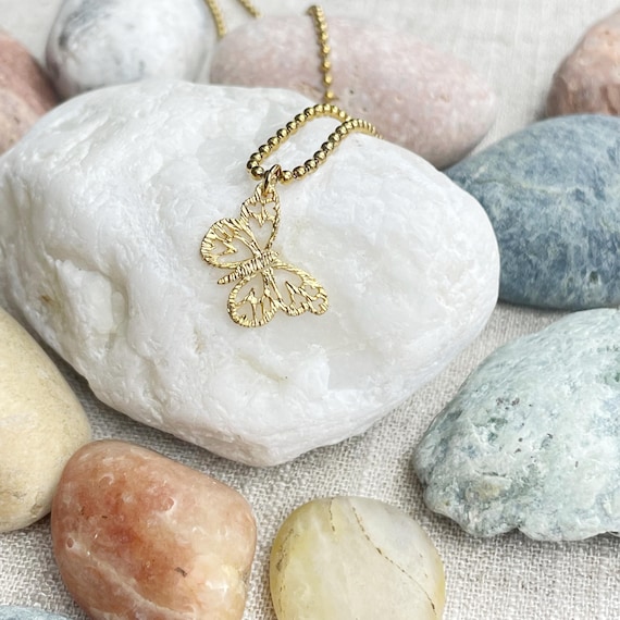 Chrysalis Glow/// Gold Filigree Butterfly Charm Necklace (EPJ-N1AA61)
